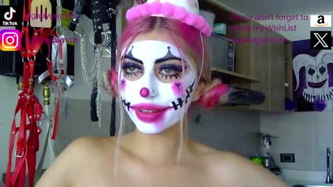 Snapshot of gabygumms chatting on 10-05-25, 01:53 gabygumms online show from 10-05-25, 01:53