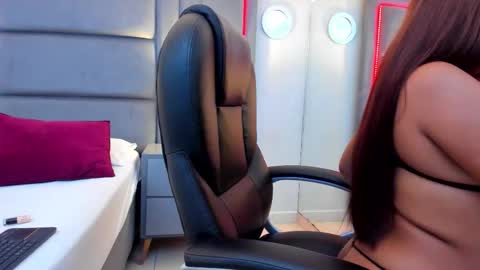 gabymoreau online show from 02-28-26, 01:01