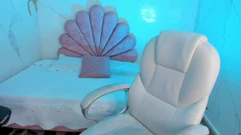 Gaby Owens  online show from 04-15-26, 10:43