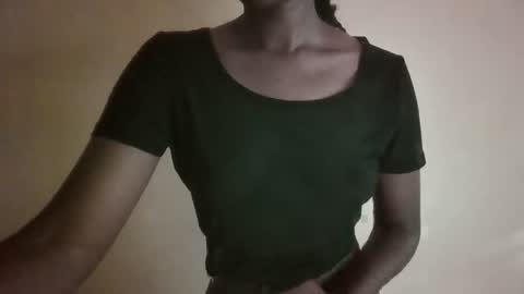 Snapshot of gada_charm chatting on 03-09-25, 01:59 Gada online show from 03-09-25, 01:59