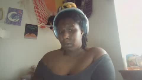 Snapshot of gaeabunny chatting on 02-19-25, 11:36 gaeabunny online show from 02-19-25, 11:36