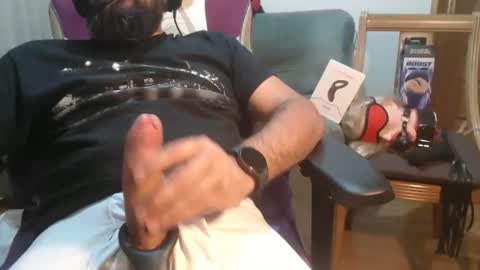 Snapshot of gag0nmyc0ck chatting on 10-07-25, 08:39 your master online show from 10-07-25, 08:39