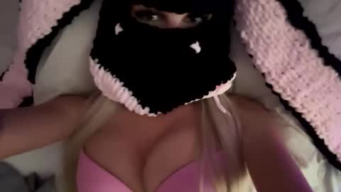 Snapshot of gaia_brv chatting on 06-01-26, 02:19 Feetbaabe online show from 06-01-26, 02:19