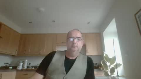 Snapshot of galacx chatting on 12-11-24, 11:51 galacx online show from 12-11-24, 11:51