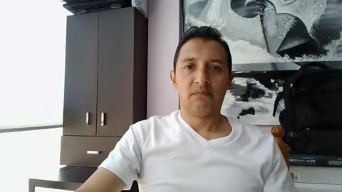 Snapshot of galanteescucha1712 chatting on 05-19-26, 08:09 galante online show from 05-19-26, 08:09
