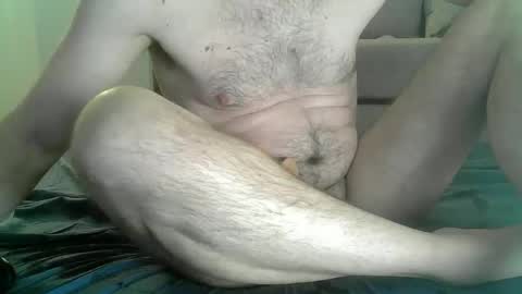 Snapshot of galeria77 chatting on 10-15-25, 02:06 galeria77 online show from 10-15-25, 02:06