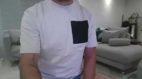 Snapshot of galoricardo10 chatting on 10-27-25, 05:55 galoricardo10 online show from 10-27-25, 05:55