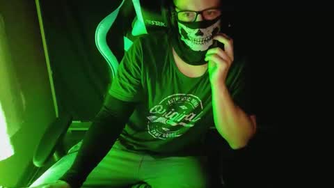 Snapshot of gamer990 chatting on 11-21-25, 11:25 gamer990 online show from 11-21-25, 11:25