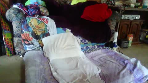 Snapshot of gamerfiend420 chatting on 09-24-25, 04:21 gamerfiend420 online show from 09-24-25, 04:21