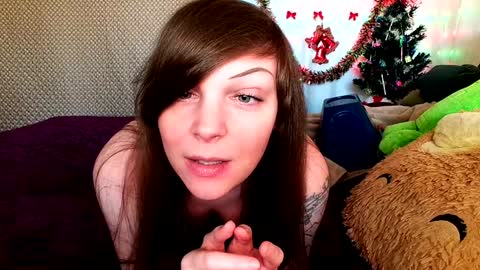 Snapshot of gamergirlroxy chatting on 12-24-24, 10:28 GamerGirlRoxy online show from 12-24-24, 10:28