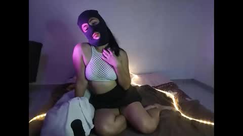 Shelovesthemask online show from 10-23-25, 06:23