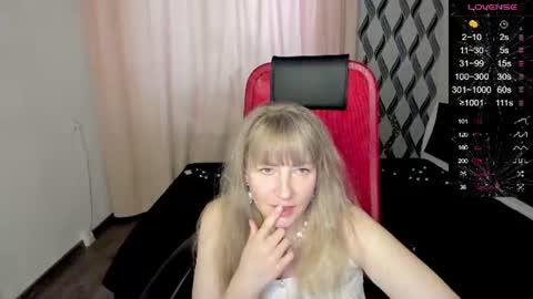 Janette online show from 06-16-26, 03:20