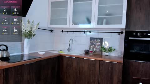 Snapshot of garden_flower chatting on 02-04-25, 09:17 Violla online show from 02-04-25, 09:17