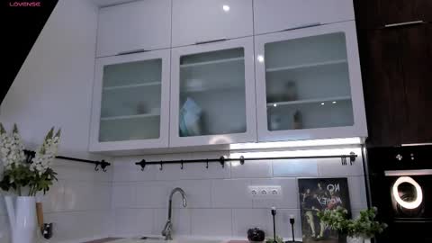 Snapshot of garden_flower chatting on 02-13-25, 04:11 Violla online show from 02-13-25, 04:11