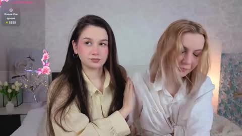 Violla online show from 12-15-25, 04:50