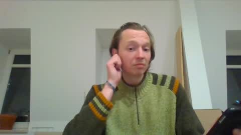 Snapshot of garfield42 chatting on 04-04-26, 09:45 Garfield online show from 04-04-26, 09:45