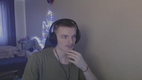 Snapshot of gasturfahe chatting on 02-17-25, 10:40 gasturfahe online show from 02-17-25, 10:40