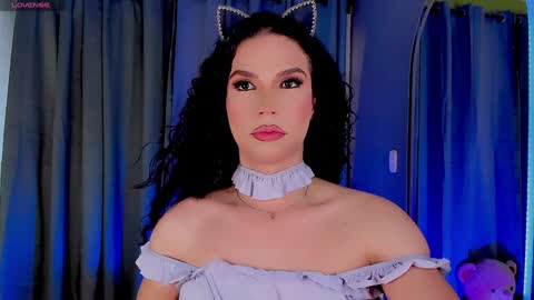 Snapshot of gatitavenecis1 chatting on 01-05-25, 05:51 Vnecis Marn online show from 01-05-25, 05:51