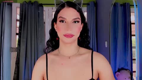 Snapshot of gatitavenecis1 chatting on 01-11-25, 12:50 Vnecis Marn online show from 01-11-25, 12:50