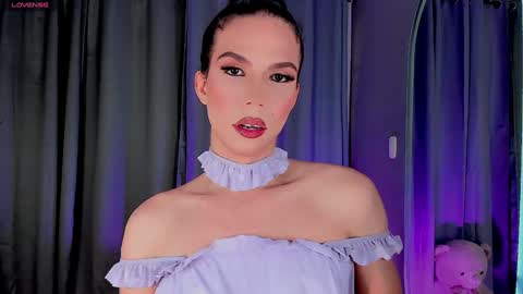 Snapshot of gatitavenecis1 chatting on 01-19-25, 12:50 Vnecis Marn online show from 01-19-25, 12:50