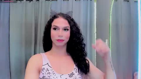 Snapshot of gatitavenecis1 chatting on 03-05-25, 10:44 Vnecis Marn online show from 03-05-25, 10:44