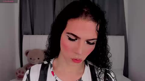 Snapshot of gatitavenecis1 chatting on 09-20-25, 01:23 Vnecis Marn online show from 09-20-25, 01:23