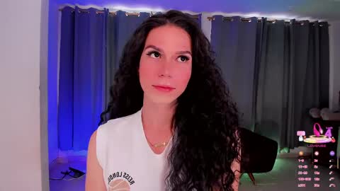 Snapshot of gatitavenecis1 chatting on 04-07-26, 06:52 Vnecis Marn online show from 04-07-26, 06:52