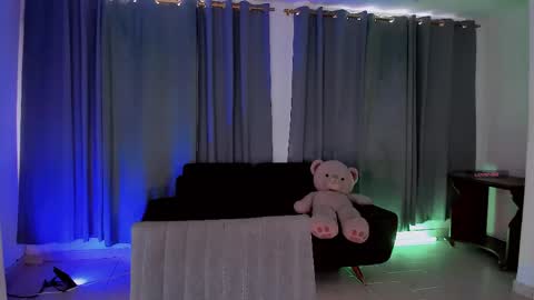 Snapshot of gatitavenecis1 chatting on 04-22-26, 09:38 Vnecis Marn online show from 04-22-26, 09:38