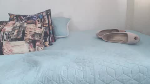 Snapshot of gatosex70 chatting on 02-14-25, 04:41 Lucy Fernanda online show from 02-14-25, 04:41