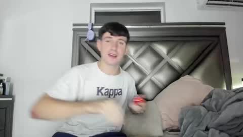 Snapshot of gayndepressed chatting on 02-25-26, 01:15 Trace online show from 02-25-26, 01:15