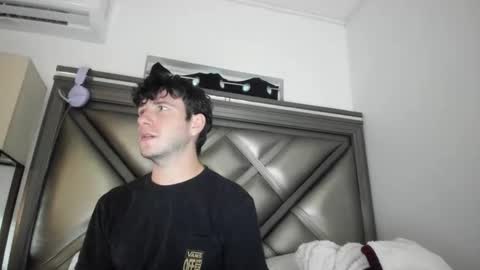 Snapshot of gayndepressed chatting on 04-15-26, 12:39 Trace online show from 04-15-26, 12:39