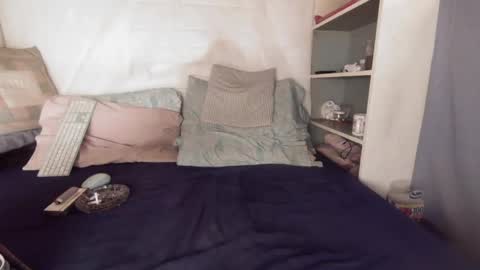 gayrobbin online show from 10-04-25, 12:03