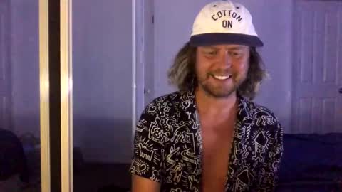 gcsurfer81 online show from 12-03-25, 09:07