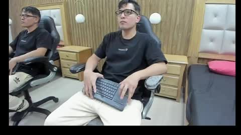 Snapshot of gean_mclovin chatting on 04-30-26, 07:09 Gean Mclovin online show from 04-30-26, 07:09