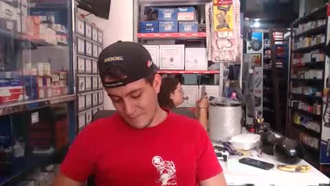 Snapshot of geckohot25 chatting on 10-18-25, 07:14 DANI 3 online show from 10-18-25, 07:14