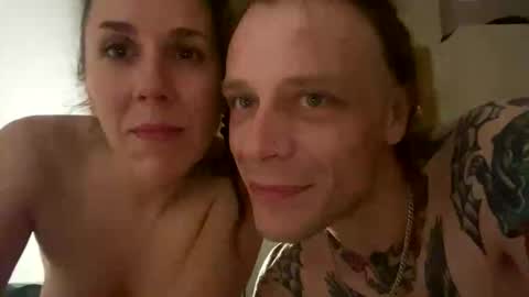 Snapshot of geedowz93 chatting on 11-20-25, 01:00 geedowz93 online show from 11-20-25, 01:00