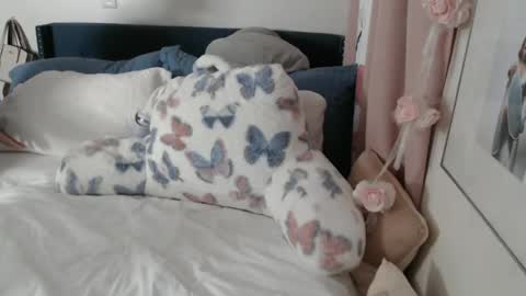 Snapshot of geishapaige chatting on 11-06-25, 11:04 The Empress online show from 11-06-25, 11:04