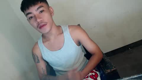 Snapshot of gelluxxx chatting on 03-23-26, 04:00 gelo online show from 03-23-26, 04:00