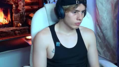 Gem Dominus online show from 12-23-25, 01:25