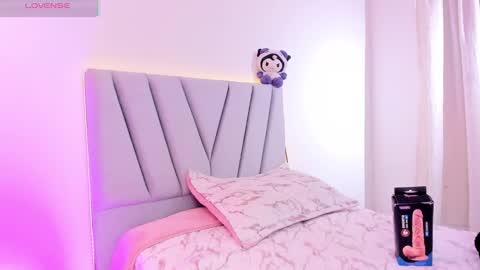 Snapshot of gemma_petite chatting on 11-20-25, 09:03 Gemma online show from 11-20-25, 09:03