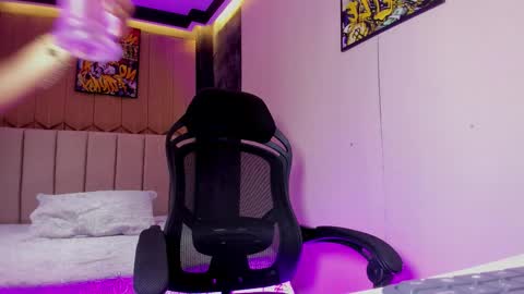 Snapshot of gemmabrown_ chatting on 03-11-26, 04:24 gemmabrown_ online show from 03-11-26, 04:24