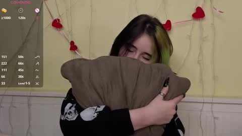 Ilona online show from 10-17-25, 06:32