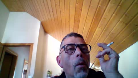 Snapshot of gen3841 chatting on 04-26-26, 02:15 Gen online show from 04-26-26, 02:15