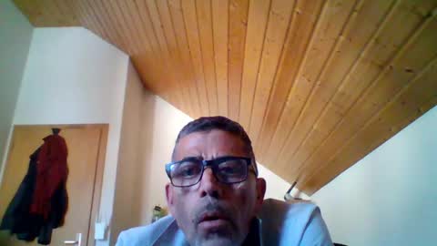 Snapshot of gen3841 chatting on 05-09-26, 12:32 Gen online show from 05-09-26, 12:32