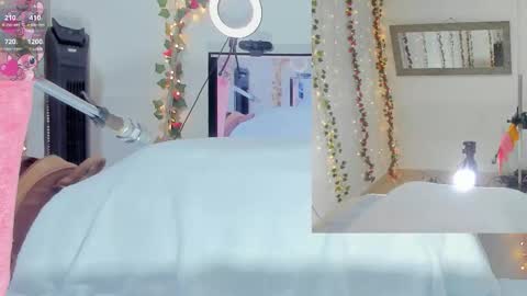 Snapshot of genesis__love_ chatting on 10-03-25, 09:28 Genesis online show from 10-03-25, 09:28