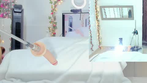 Snapshot of genesis__love_ chatting on 10-06-25, 09:29 Genesis online show from 10-06-25, 09:29