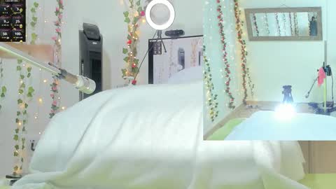 Snapshot of genesis__love_ chatting on 10-18-25, 09:32 Genesis online show from 10-18-25, 09:32