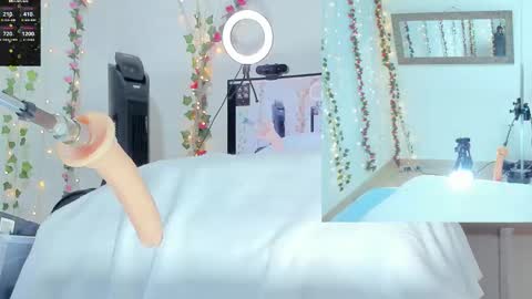 Snapshot of genesis__love_ chatting on 10-19-25, 09:21 Genesis online show from 10-19-25, 09:21