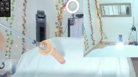 Snapshot of genesis__love_ chatting on 10-24-25, 09:28 Genesis online show from 10-24-25, 09:28