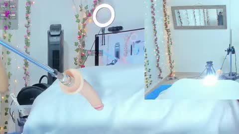 Snapshot of genesis__love_ chatting on 10-26-25, 09:26 Genesis online show from 10-26-25, 09:26